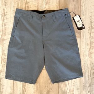 Volcom young men’s Frickin SNT static hybrid shorts size 28 blue